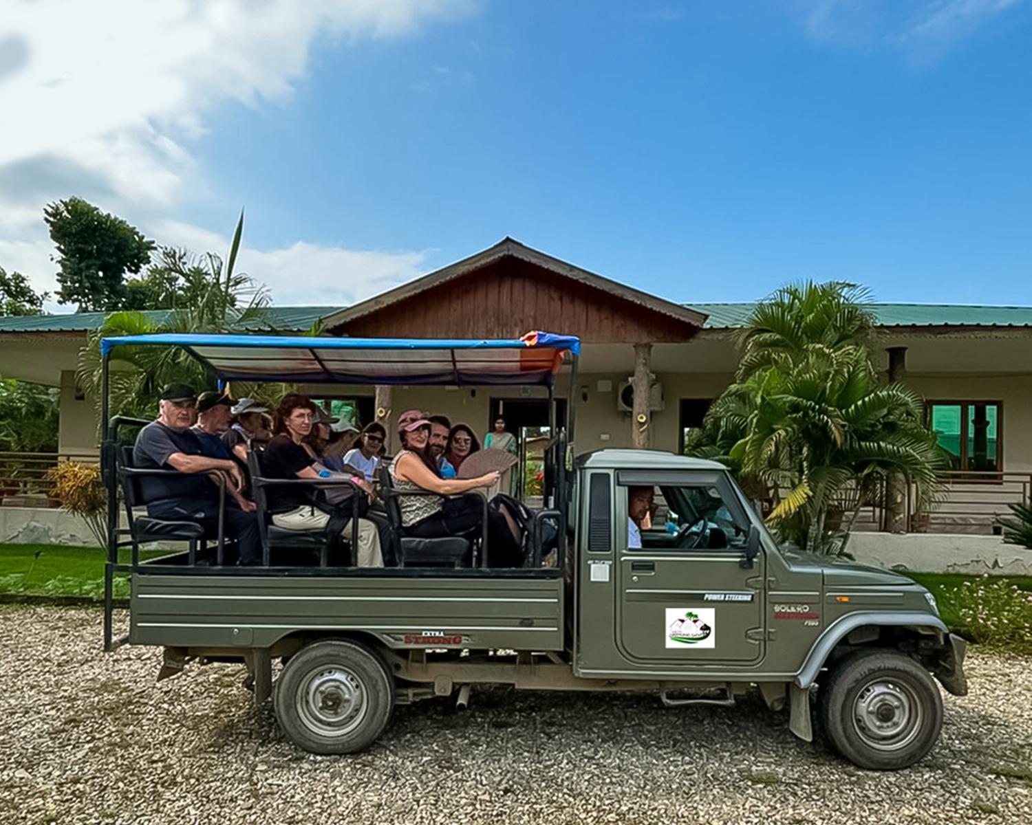 Greenland Safari, Sauraha Eksteriør billede